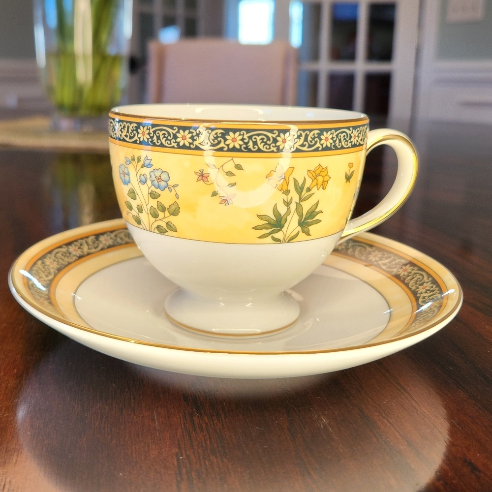 ⭐️EUC Set of 4 Wedgewood Leigh Shape Footed Cup & Saucer Set 2 3/4 in